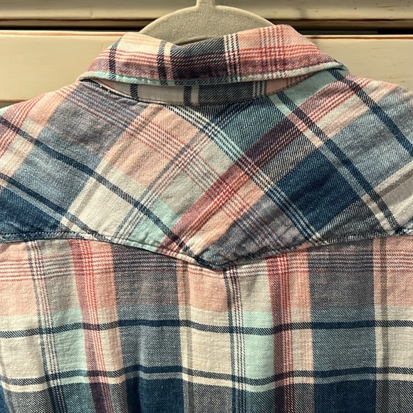 Gap, long sleeve button-down plaid top - Picture 6 of 7